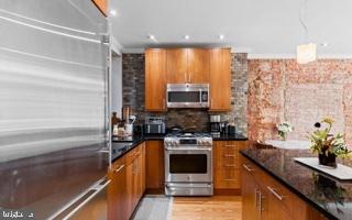 229 Race St Property Photo 5