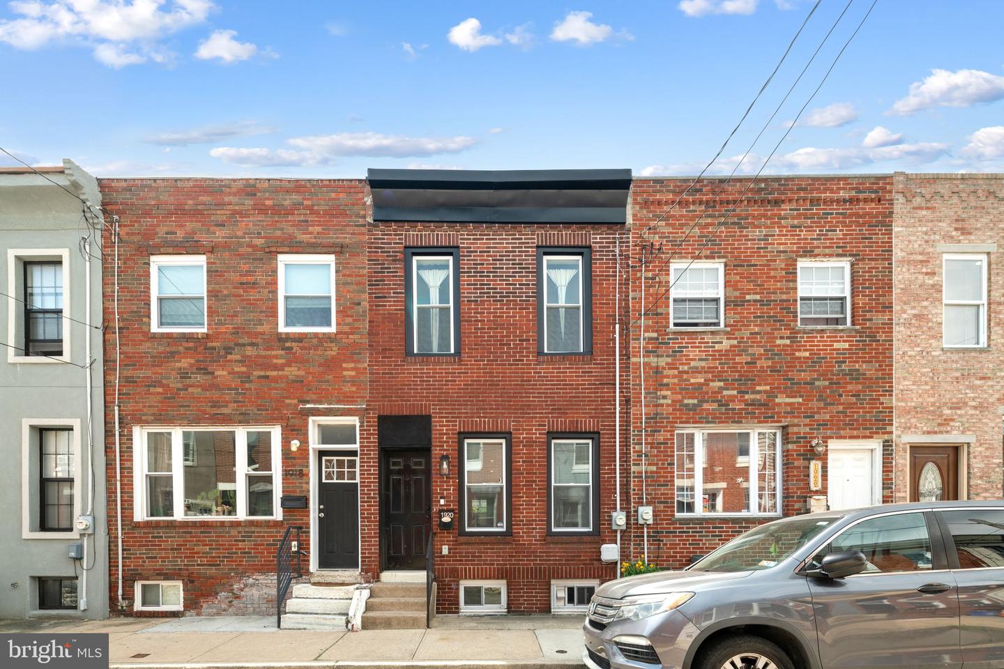 1920 PIERCE ST Property Photo 1