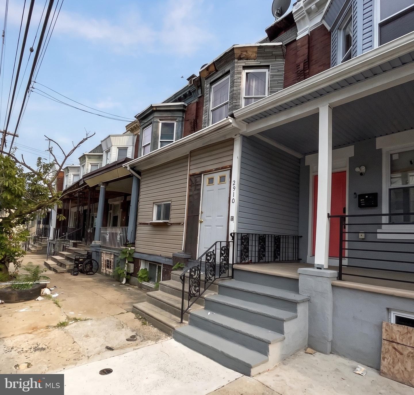 2510 W Somerset St Property Photo 1