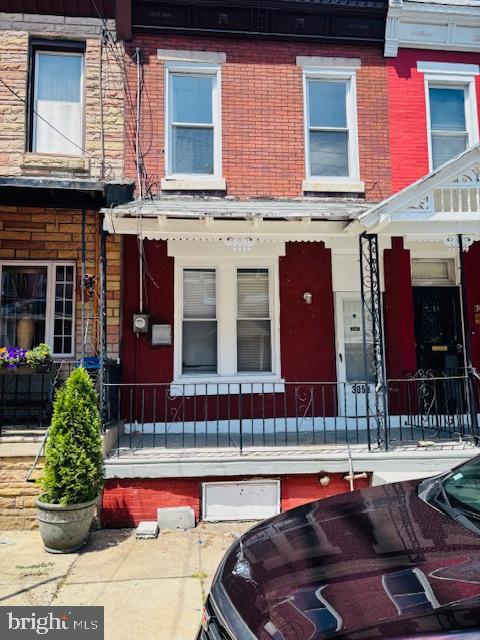 3050 N SYDENHAM ST Property Photo 1