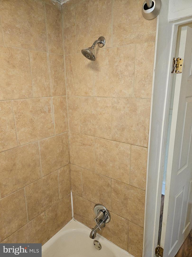 3050 N Sydenham St Property Photo 10