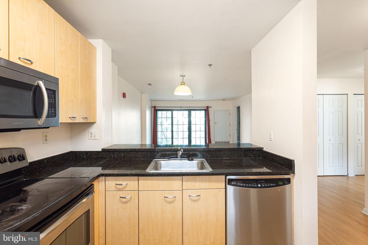 2 Leverington Ave #38 Property Photo 4