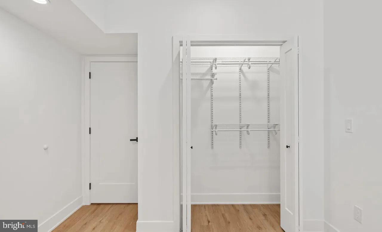 1518 N Darien St Property Photo 2