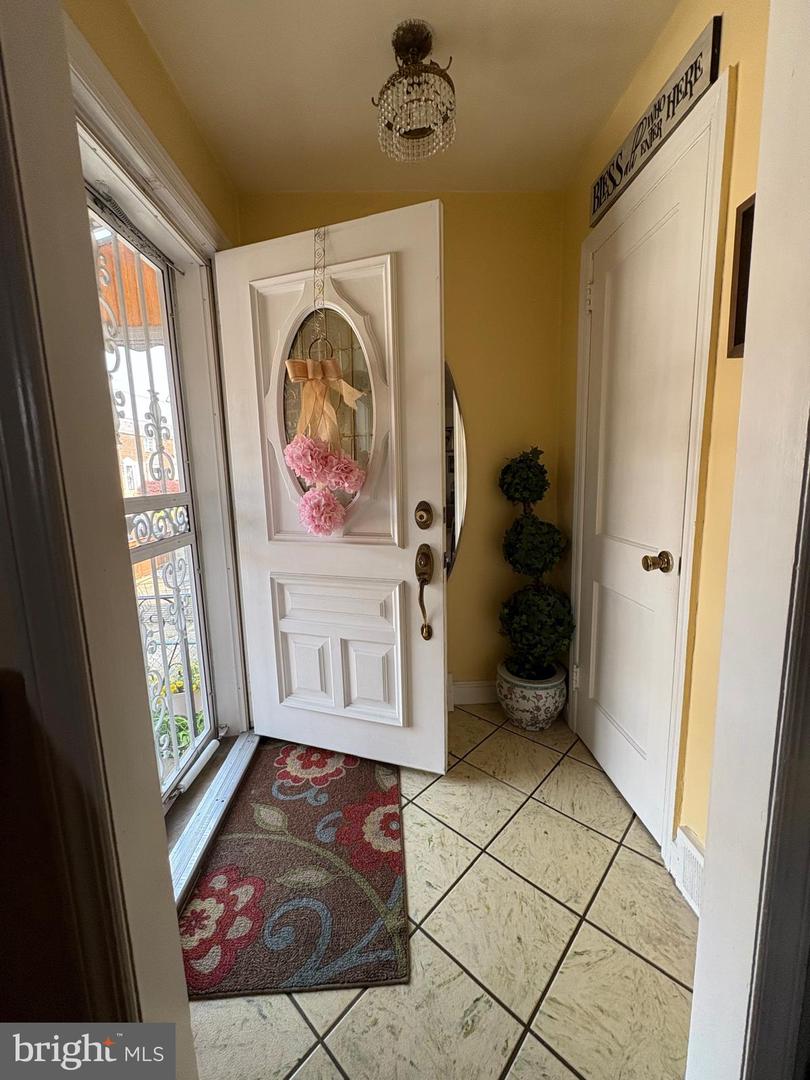 1214 Hale St Property Photo 7