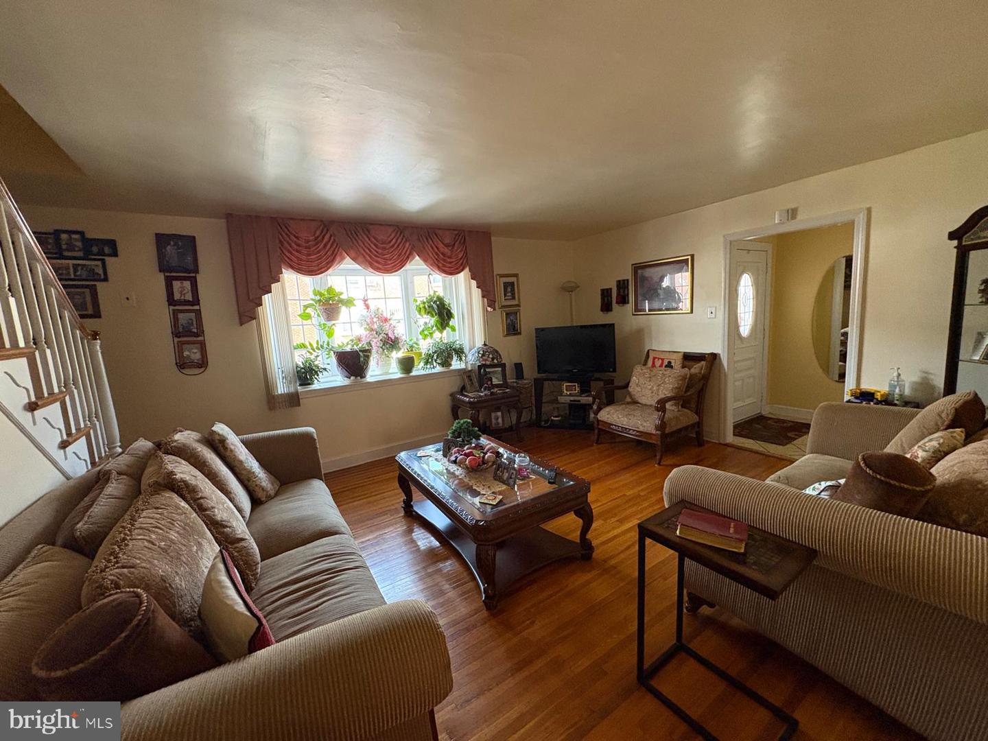 1214 Hale St Property Photo 9