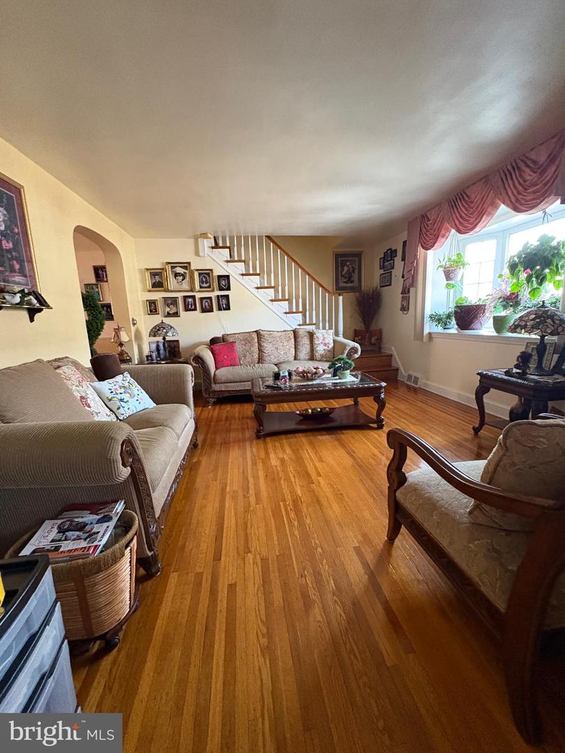 1214 Hale St Property Photo 13