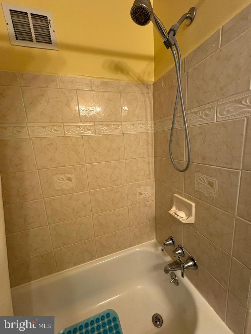 1214 Hale St Property Photo 33