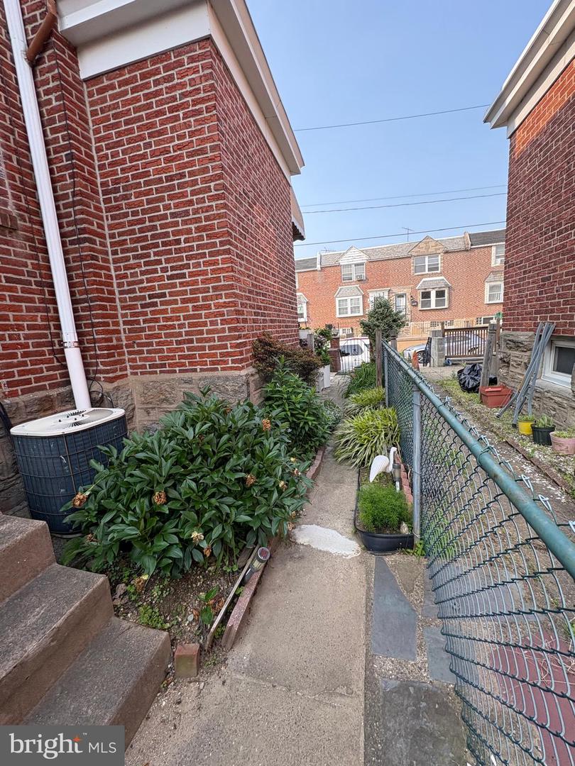 1214 Hale St Property Photo 52