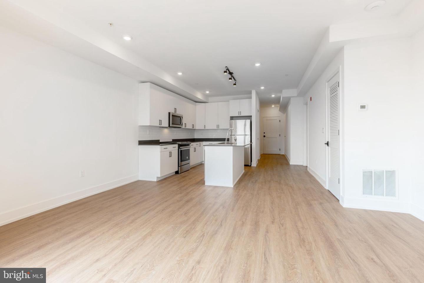 1519 Ridge Ave #201 Property Photo 5