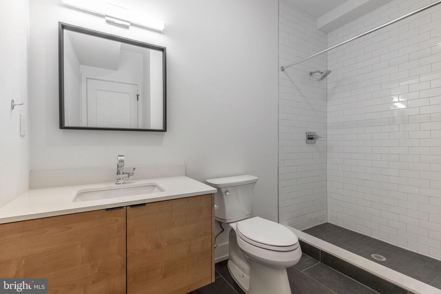 1519 Ridge Ave #201 Property Photo 38