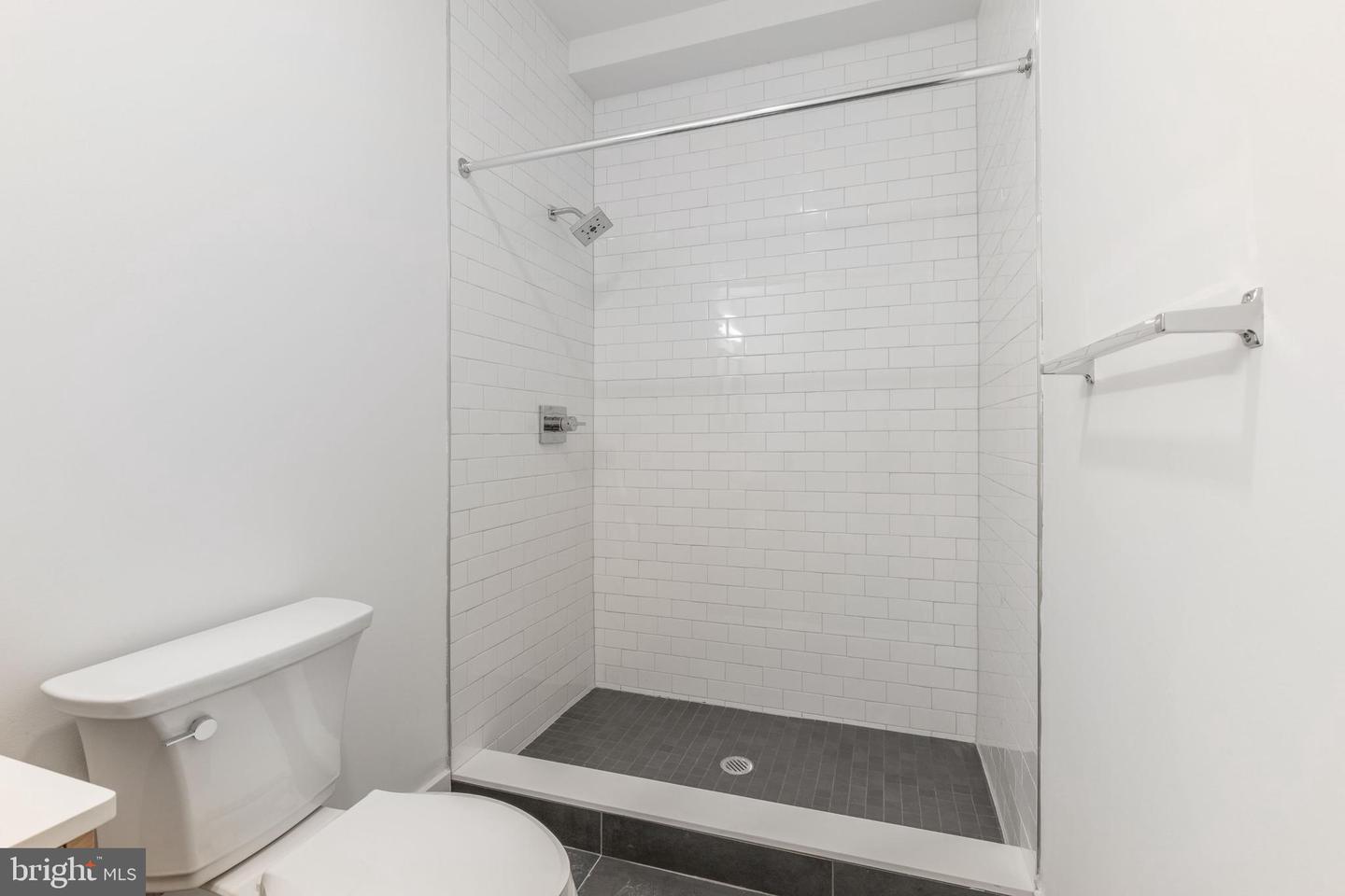 1519 Ridge Ave #201 Property Photo 39