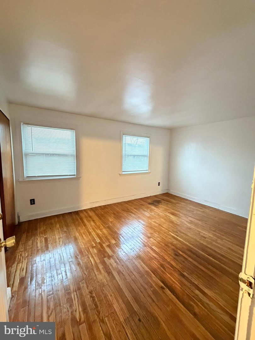 7511 Sherwood Rd Property Photo 24