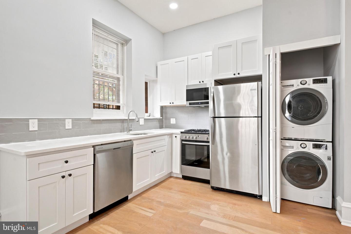 1712 MOUNT VERNON #1R Property Photo 1