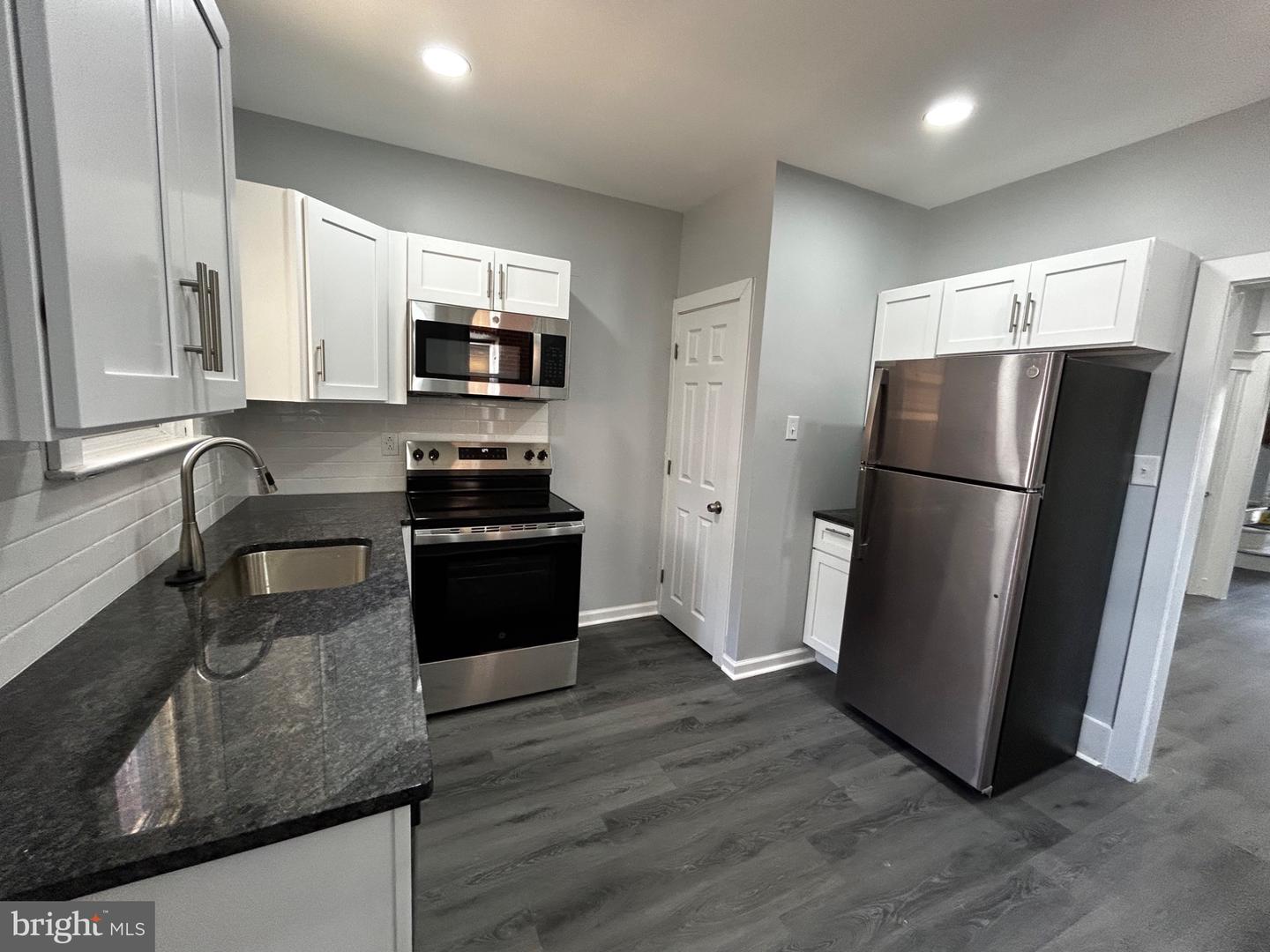 5415 W Montgomery Ave Property Photo 15