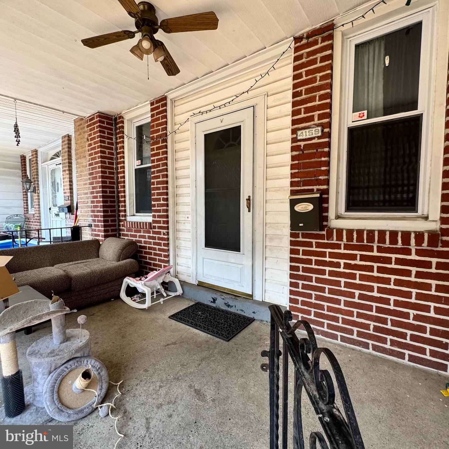 4159 Gilham St Property Photo 2
