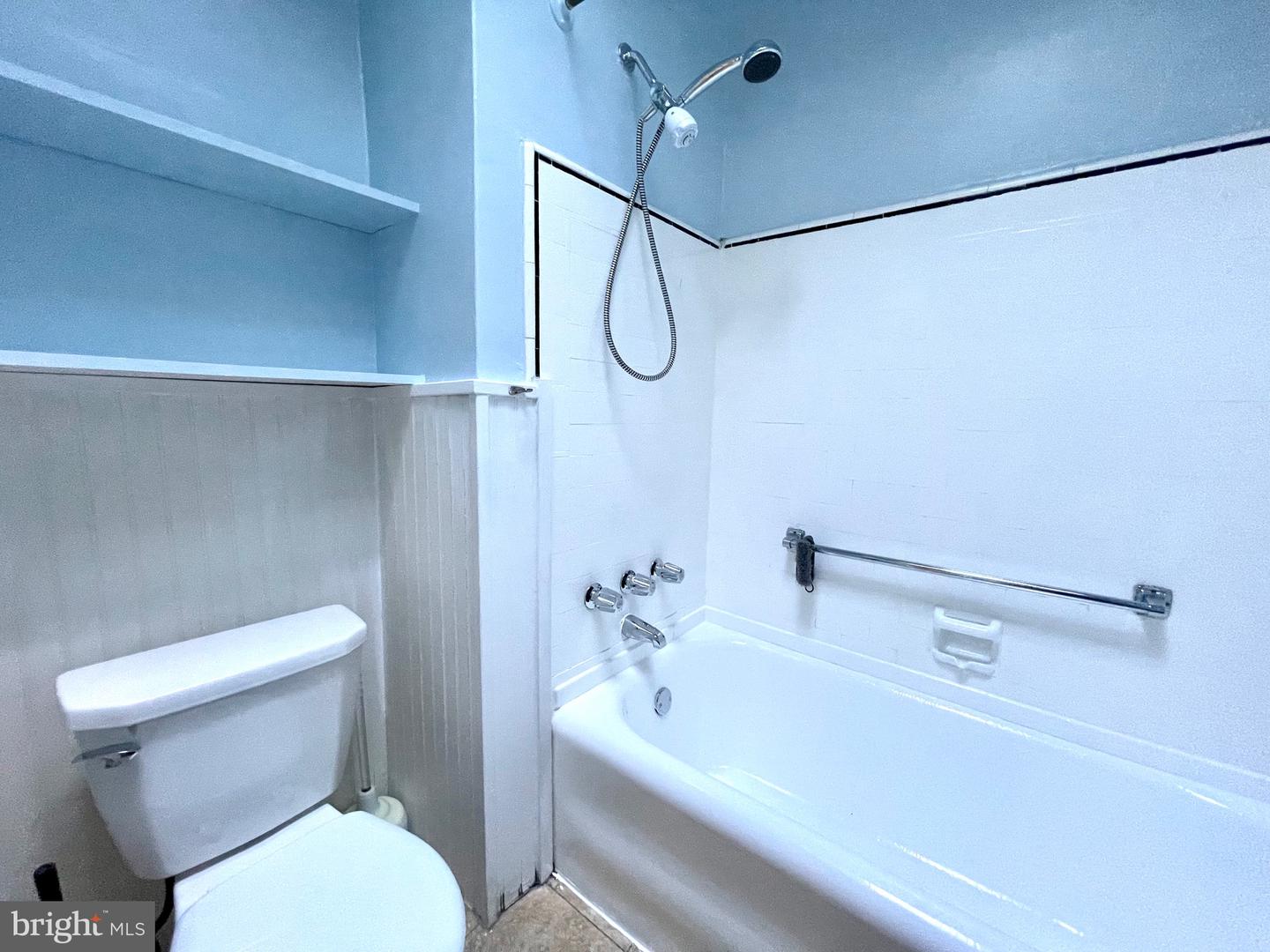 4159 Gilham St Property Photo 8