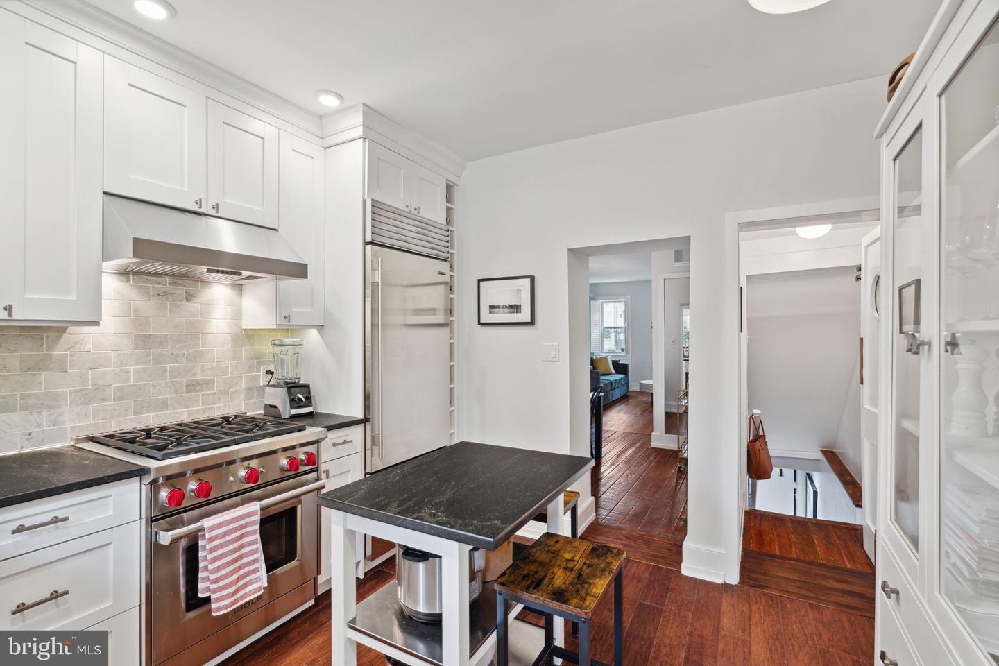 1911 Pemberton St Property Photo 8
