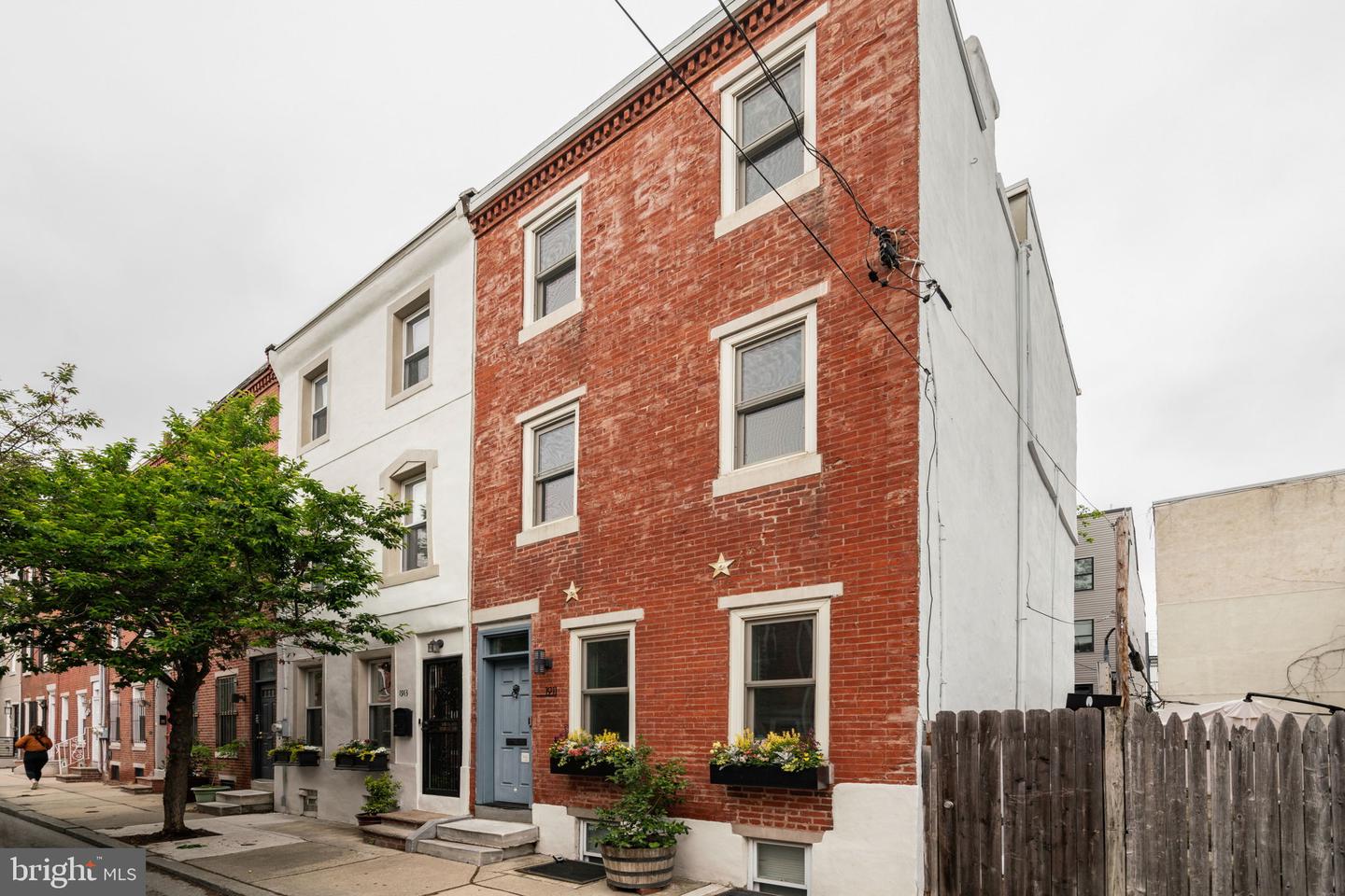 1911 Pemberton St Property Photo 25