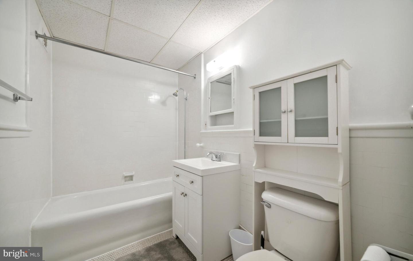 1324-00 Locust St #814 Property Photo 10