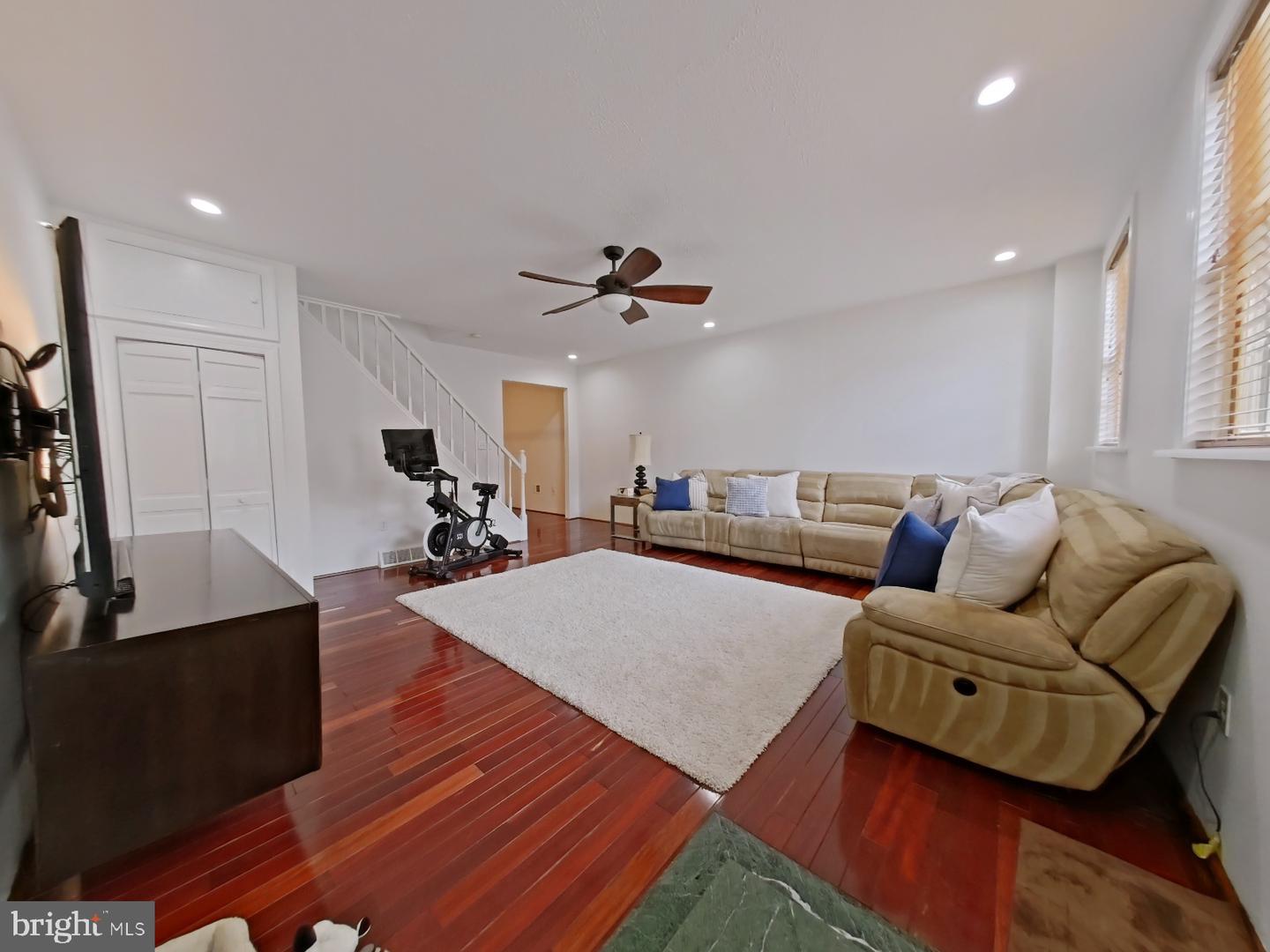 2671 Almond St Property Photo 15