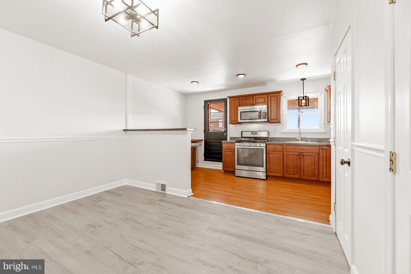 8713 Jackson St Property Photo 10