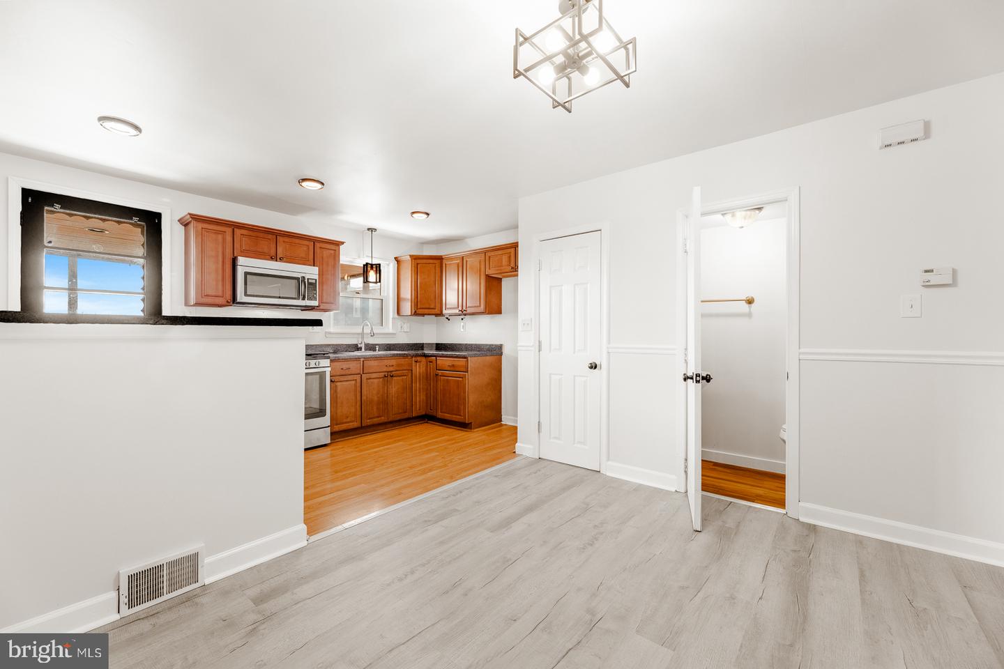8713 Jackson St Property Photo 11