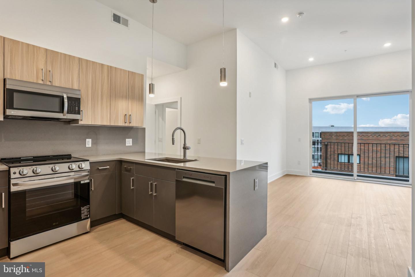 1731 Tilghman St #404 Property Photo 1