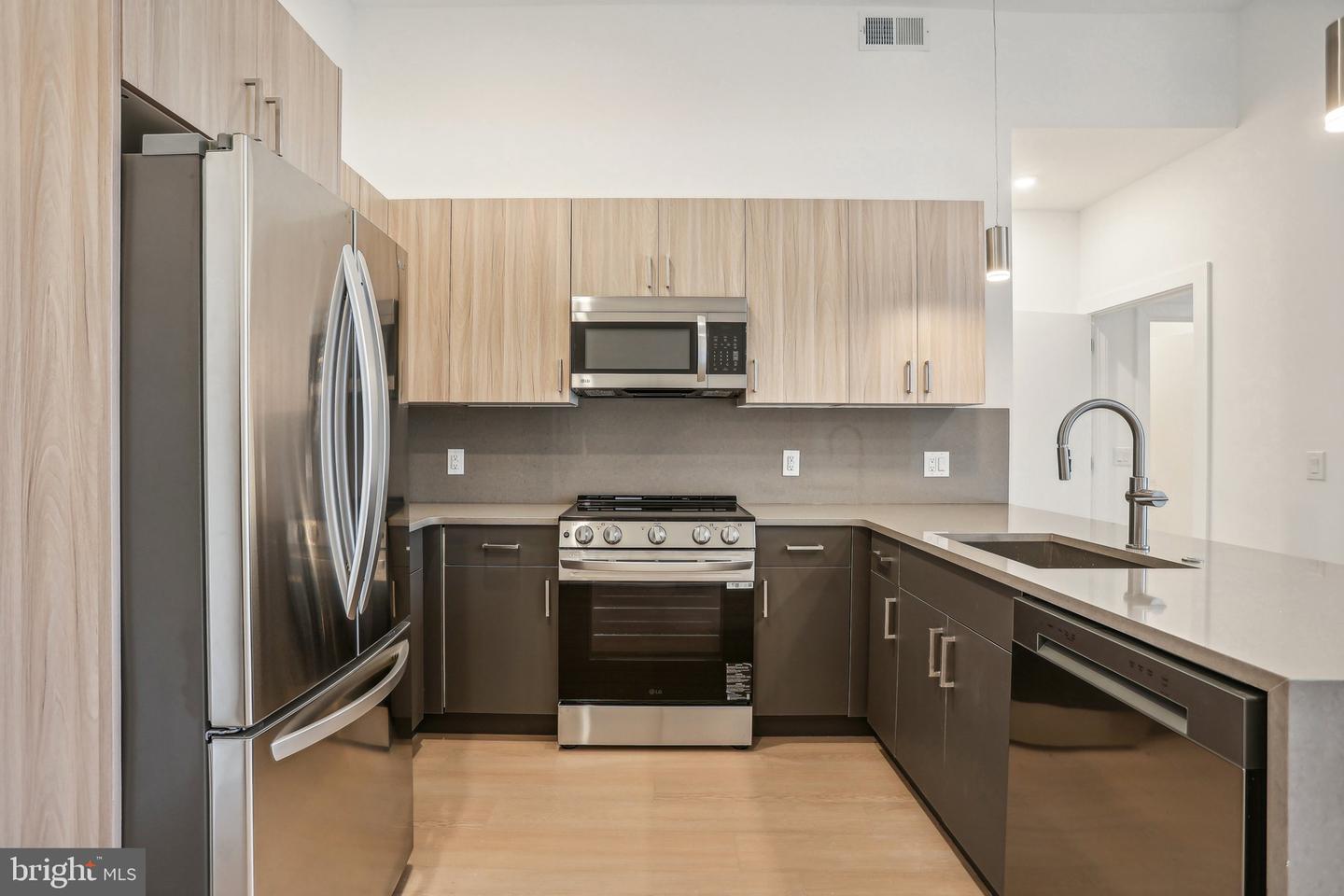 1731 Tilghman St #404 Property Photo 4