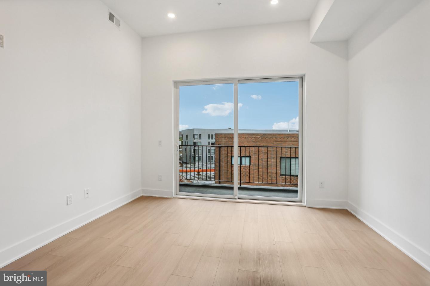 1731 Tilghman St #404 Property Photo 10