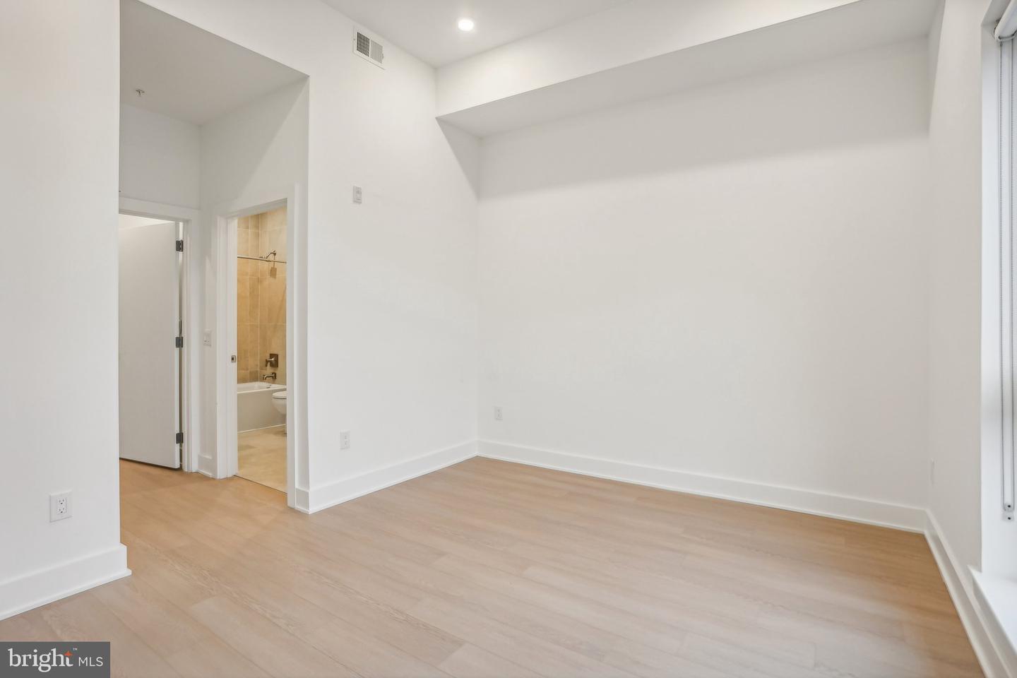 1731 Tilghman St #404 Property Photo 14