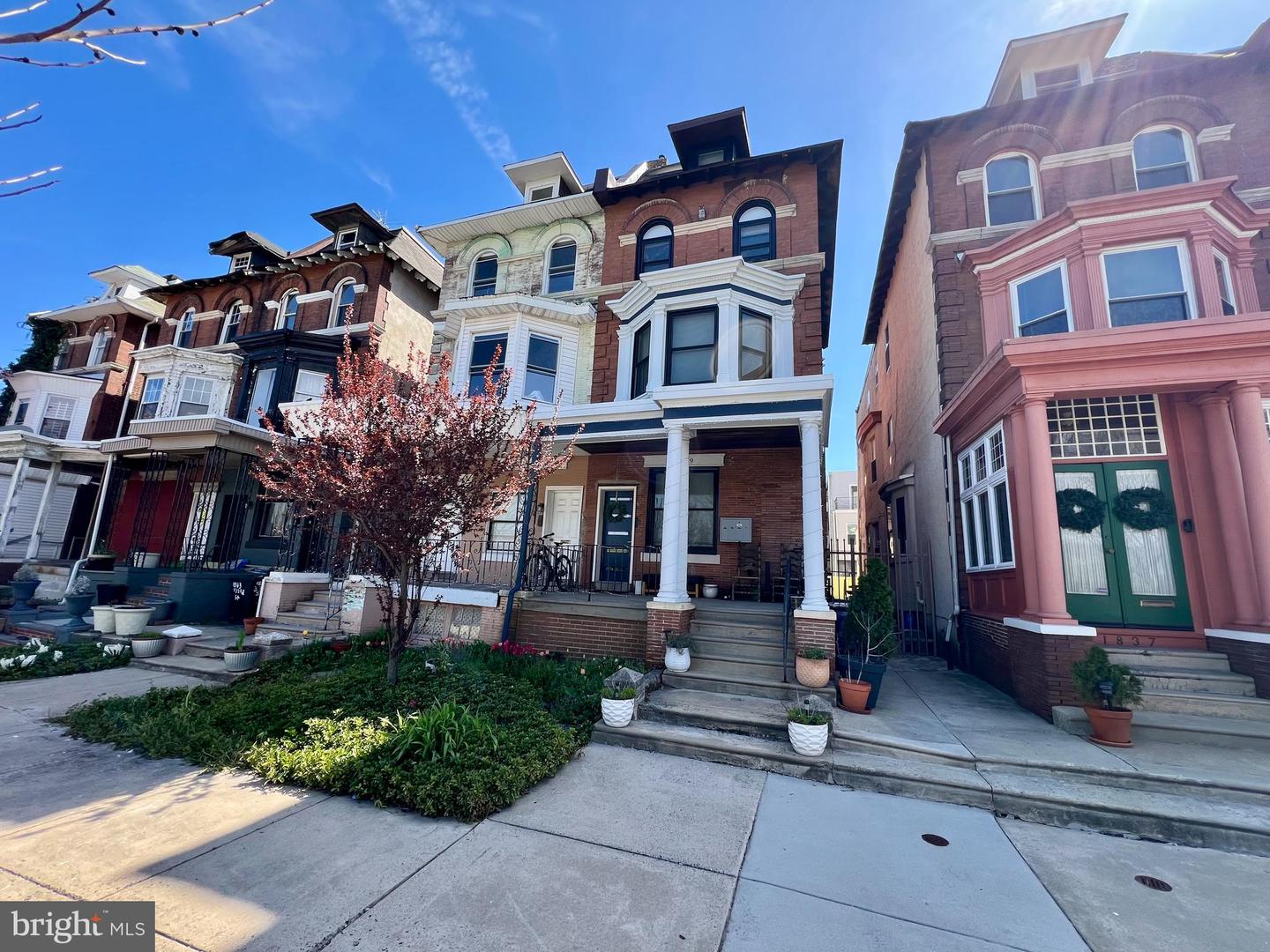 1839 N 33rd St #unit 2r Property Photo 1