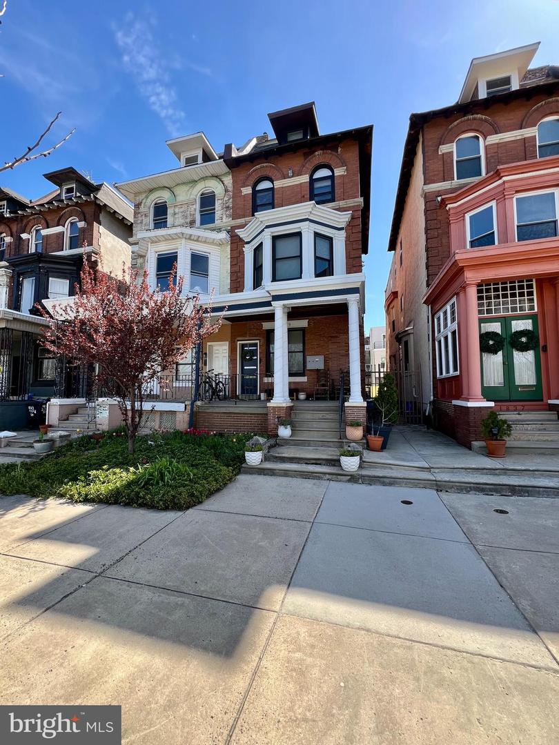 1839 N 33rd St #unit 2r Property Photo 2