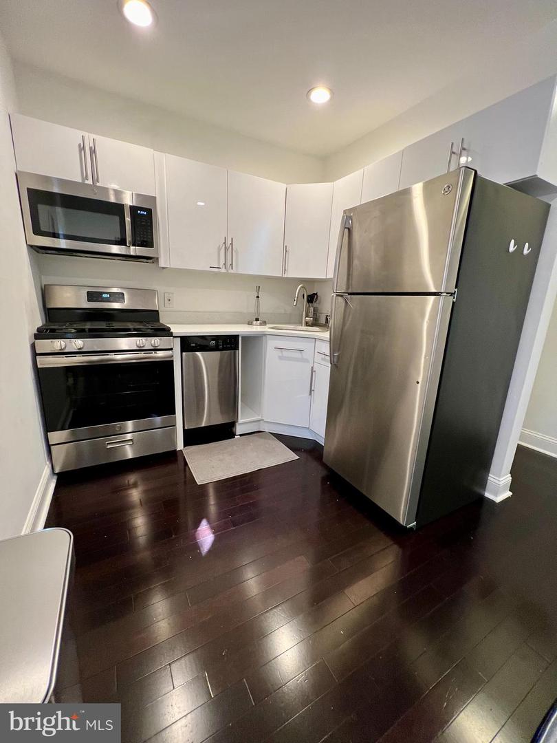 1839 N 33rd St #unit 2r Property Photo 4