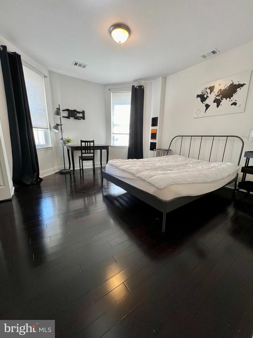 1839 N 33rd St #unit 2r Property Photo 6