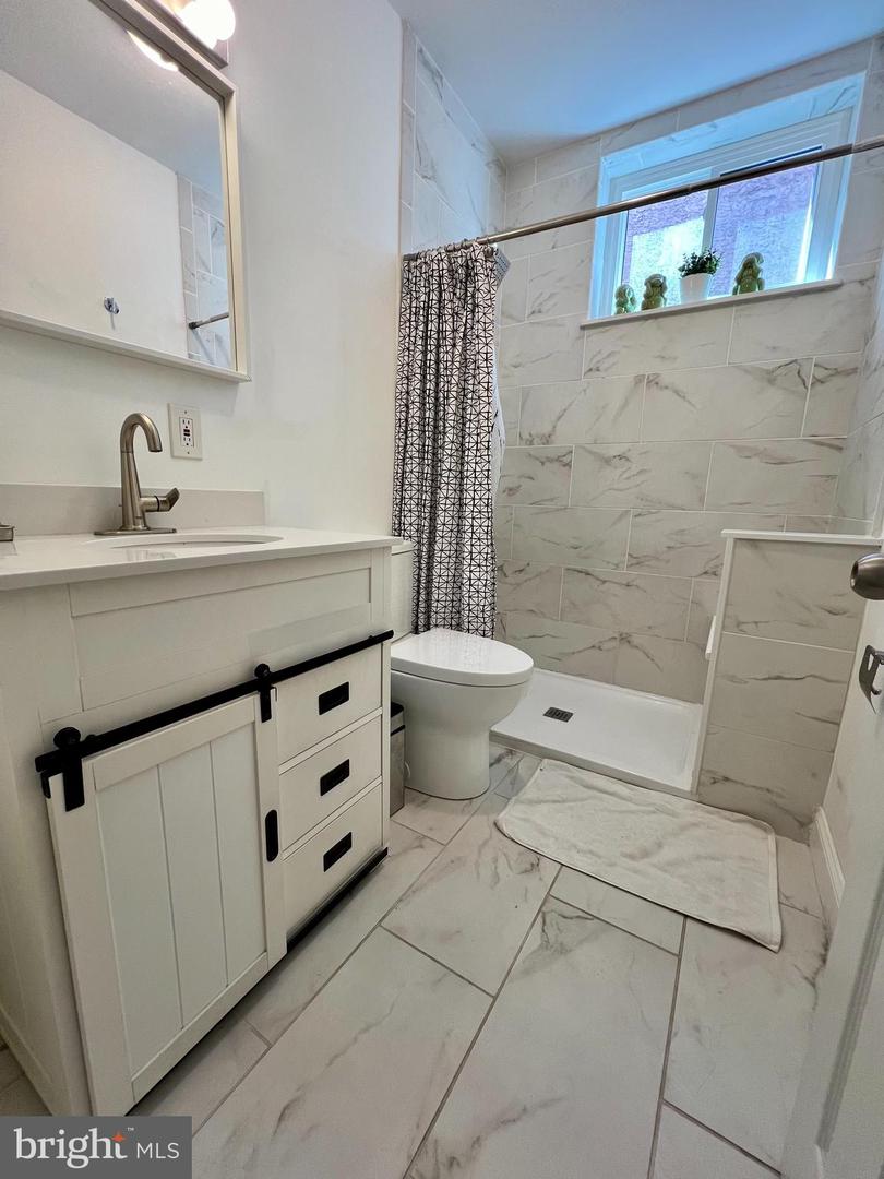 1839 N 33rd St #unit 2r Property Photo 10