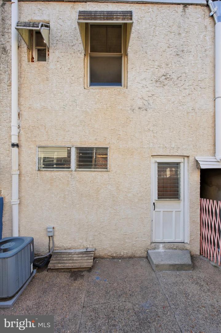 2645 Webb St Property Photo 27