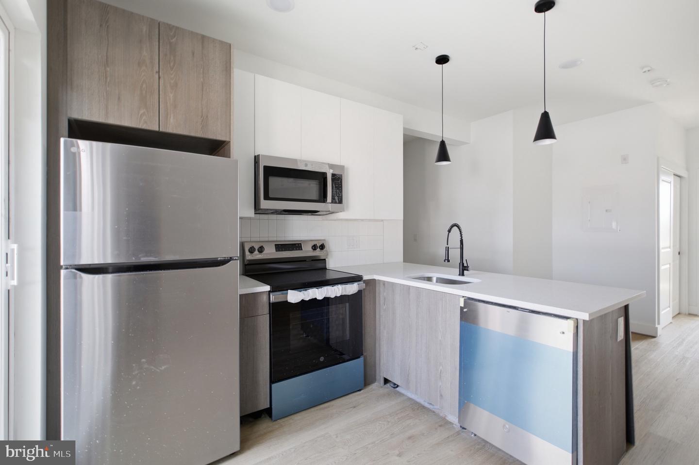 613 N Brooklyn St #9 Property Photo 4