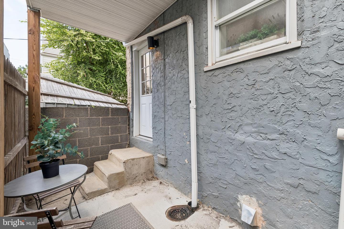 1838 Webster St Property Photo 15