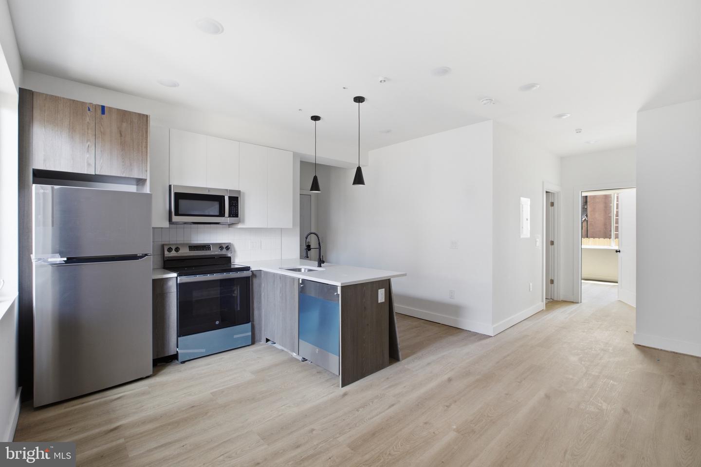 613 N Brooklyn St #5 Property Photo 3