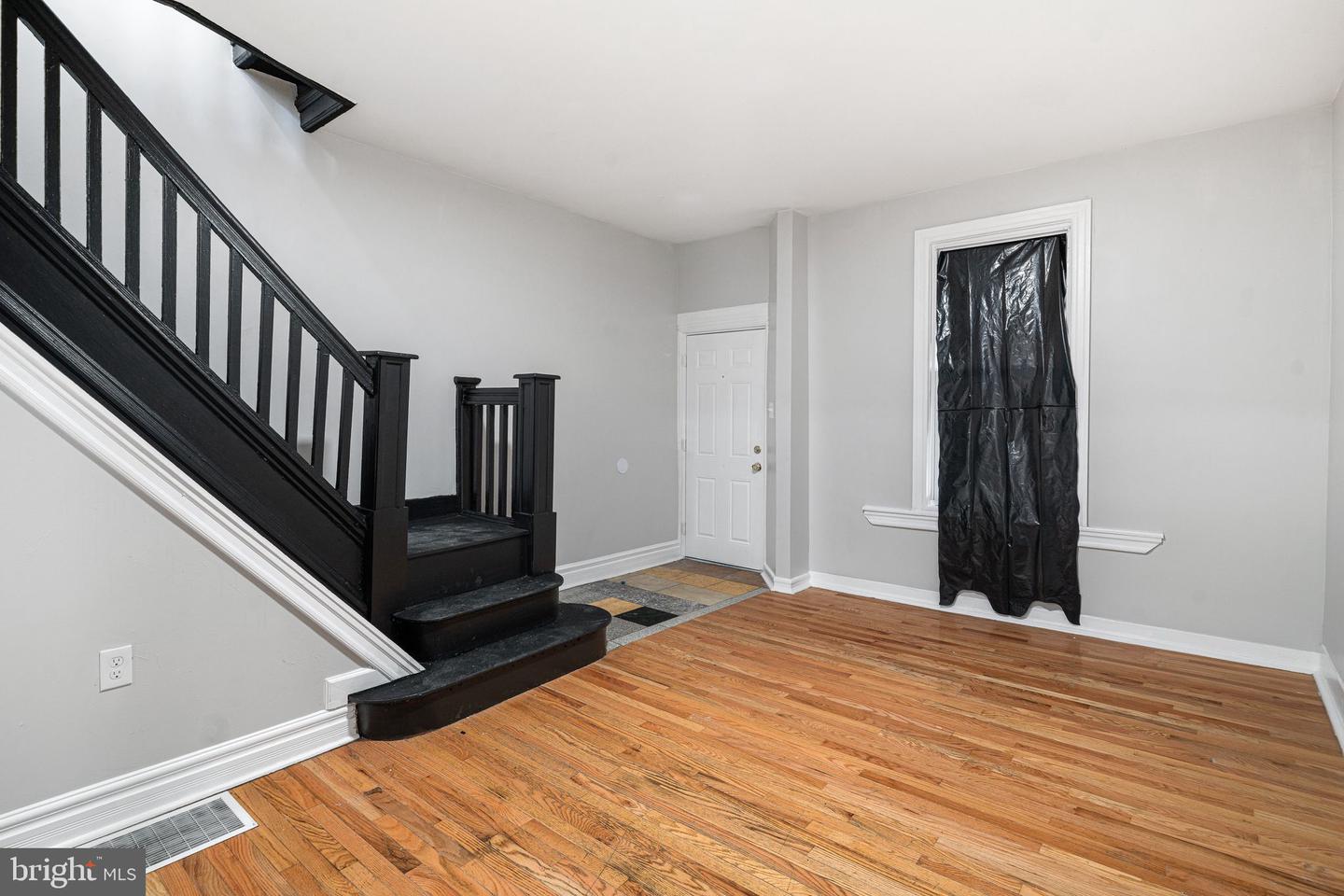 3836 Wyalusing Ave Property Photo 3