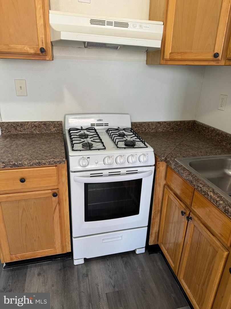 4154 W Girard Ave Property Photo 17