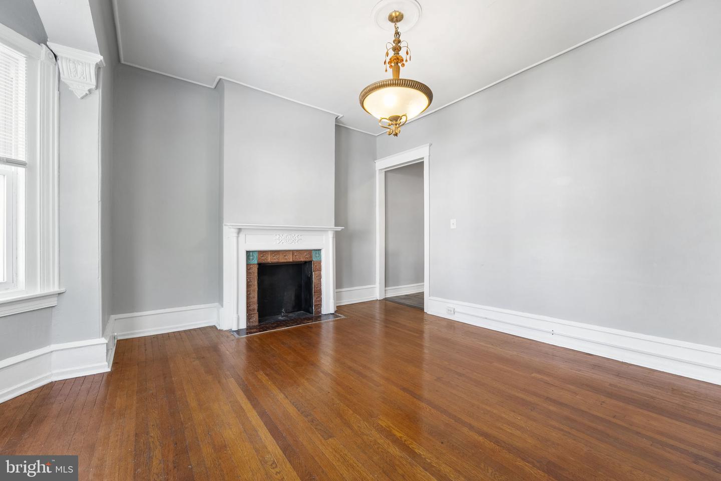 246 W Abbottsford Ave Property Photo 4