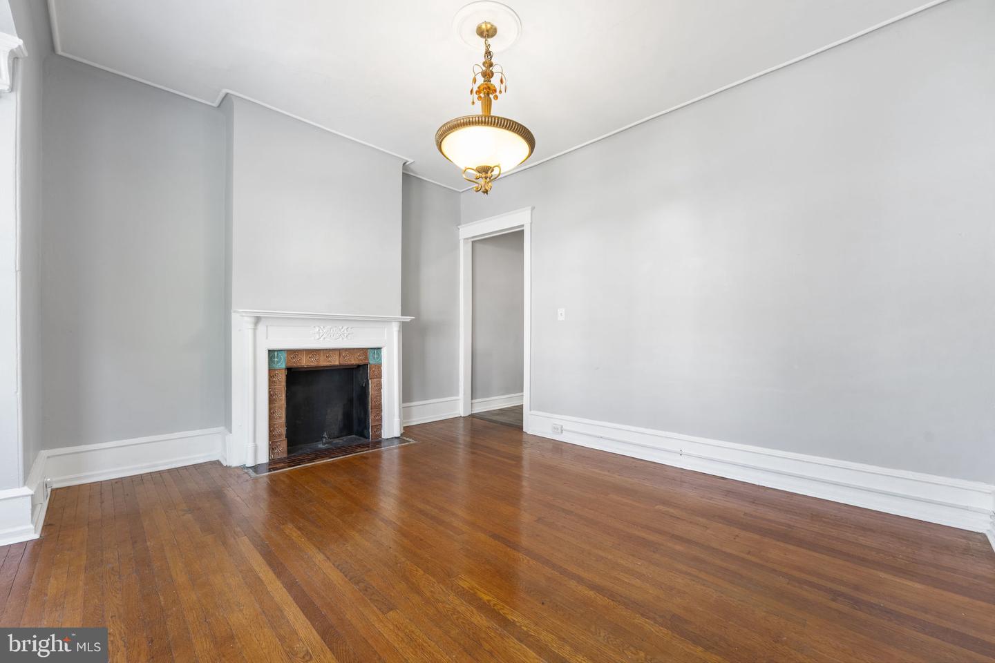 246 W Abbottsford Ave Property Photo 5