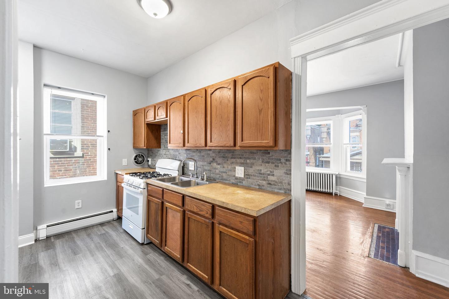 246 W Abbottsford Ave Property Photo 8