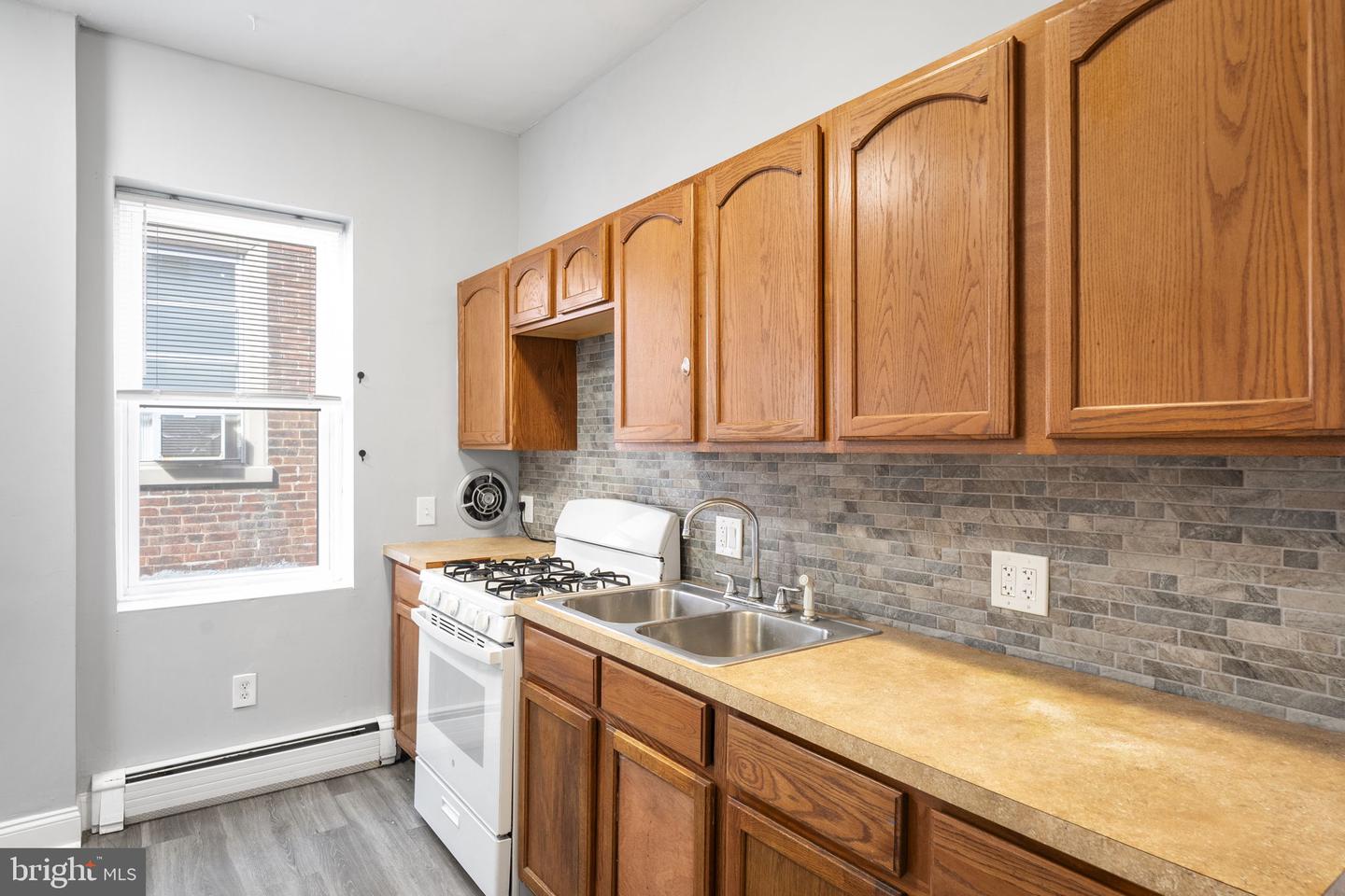 246 W Abbottsford Ave Property Photo 10