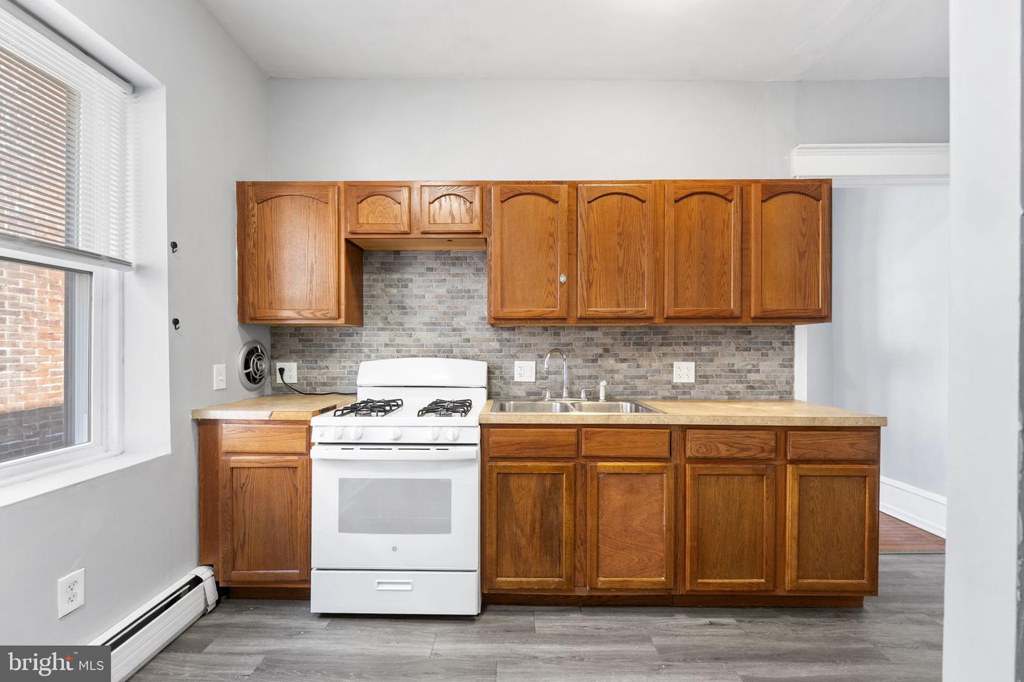 246 W Abbottsford Ave Property Photo 12