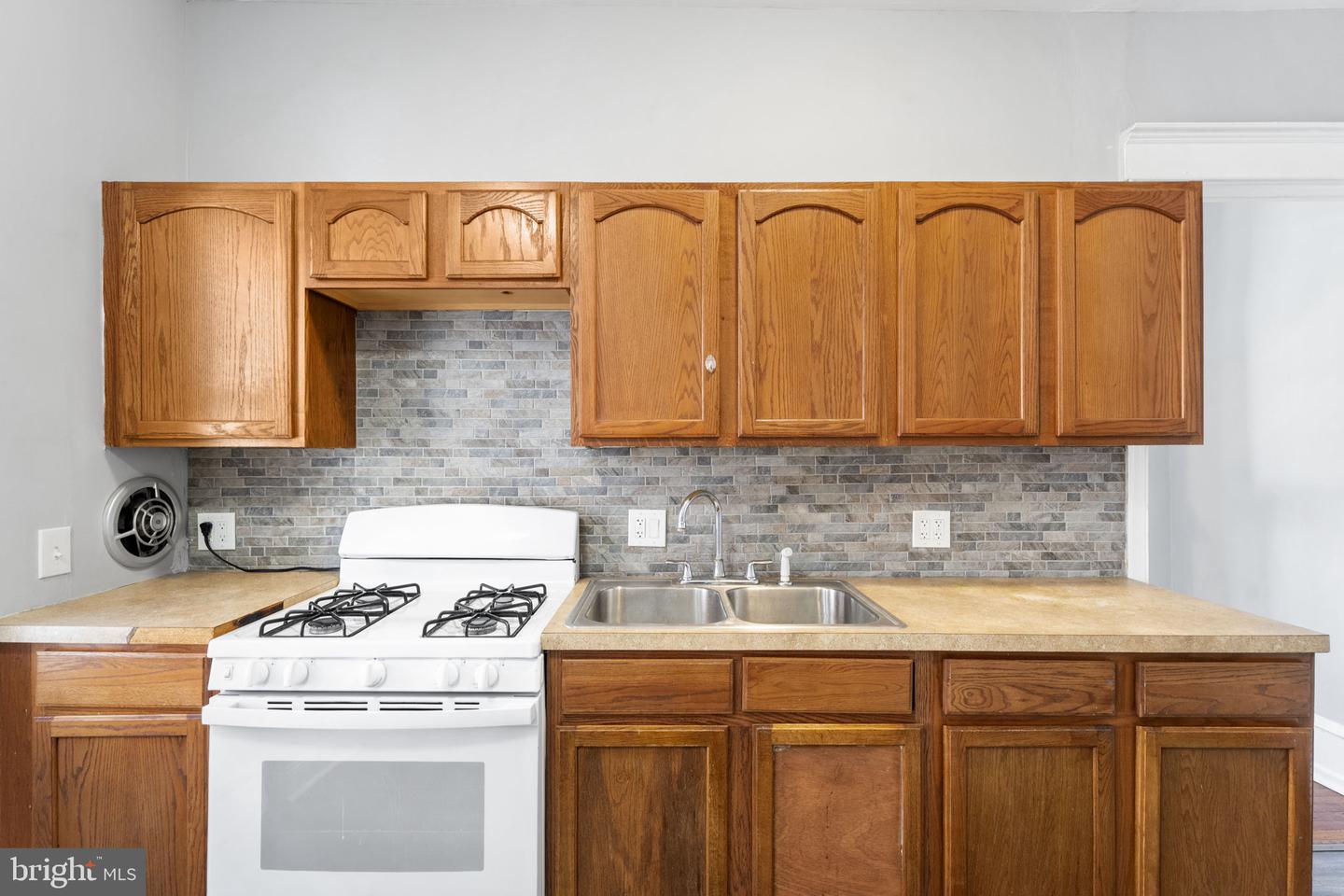 246 W Abbottsford Ave Property Photo 13