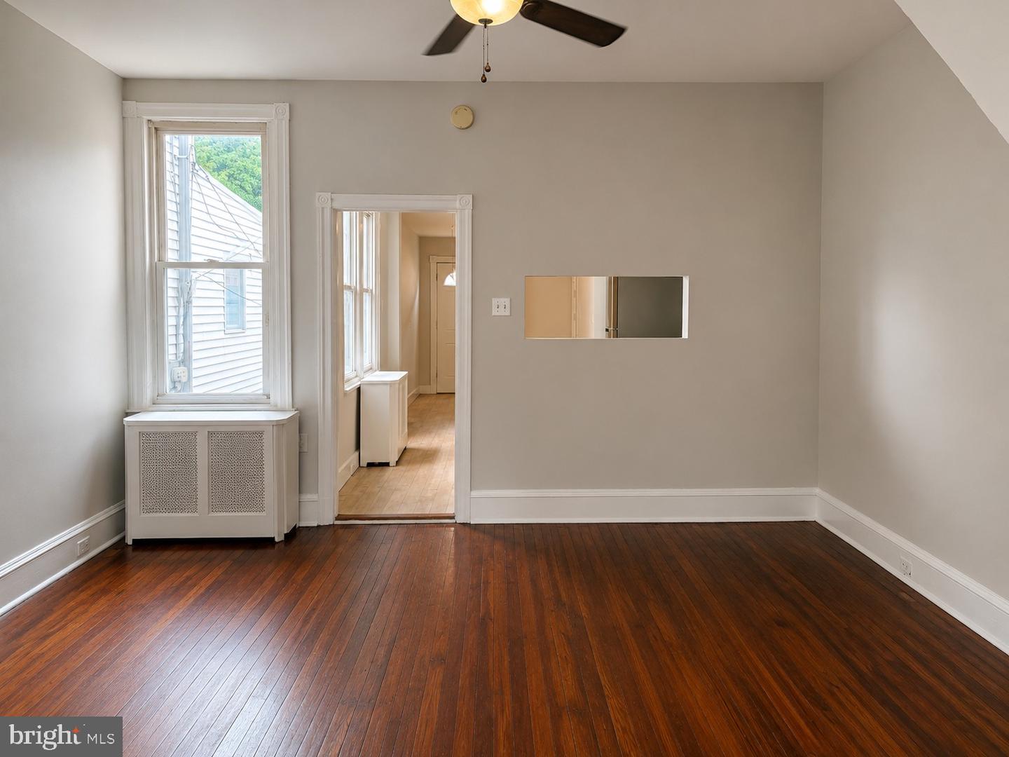 4341 Benner St Property Photo 3