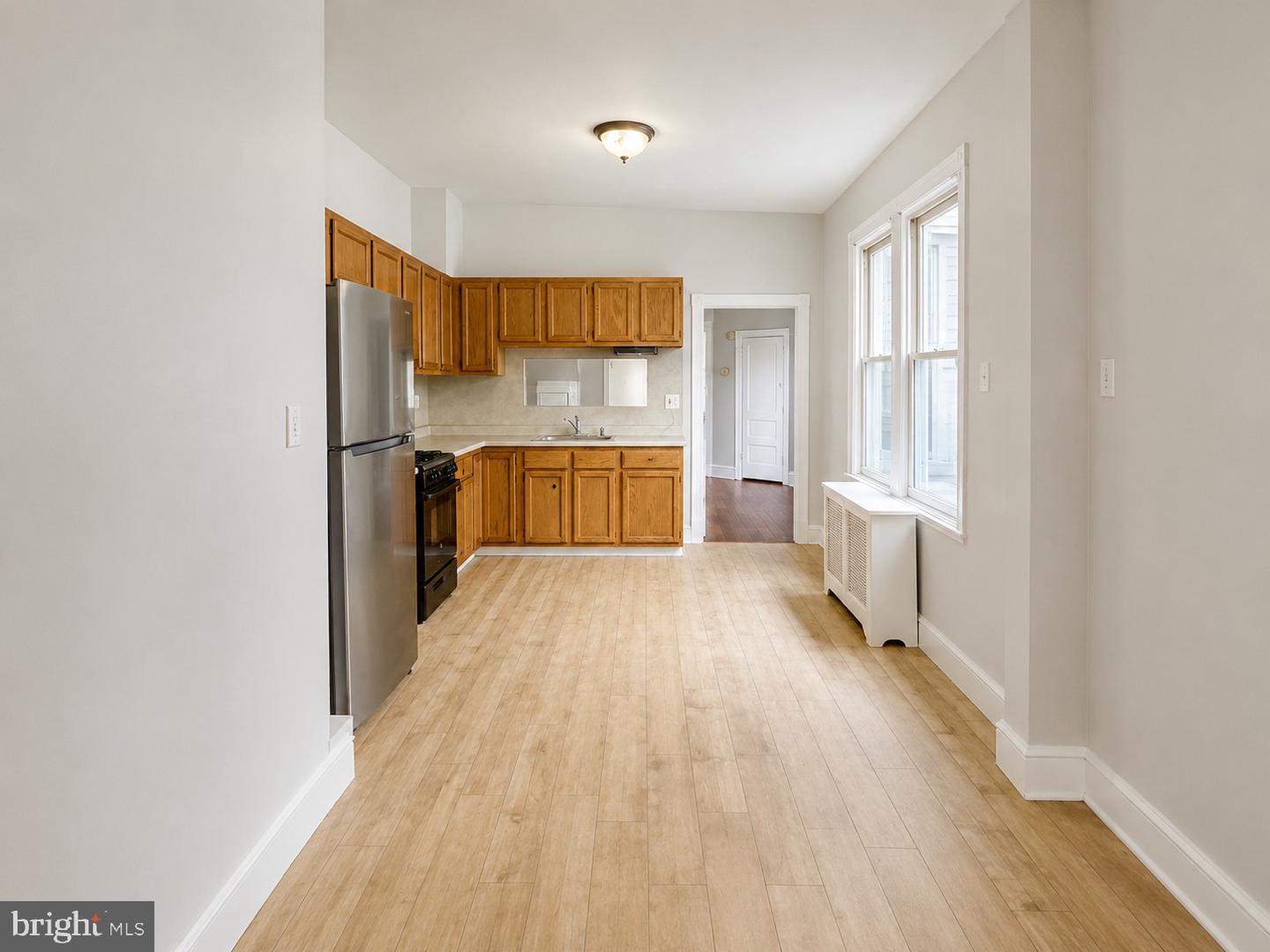 4341 Benner St Property Photo 6