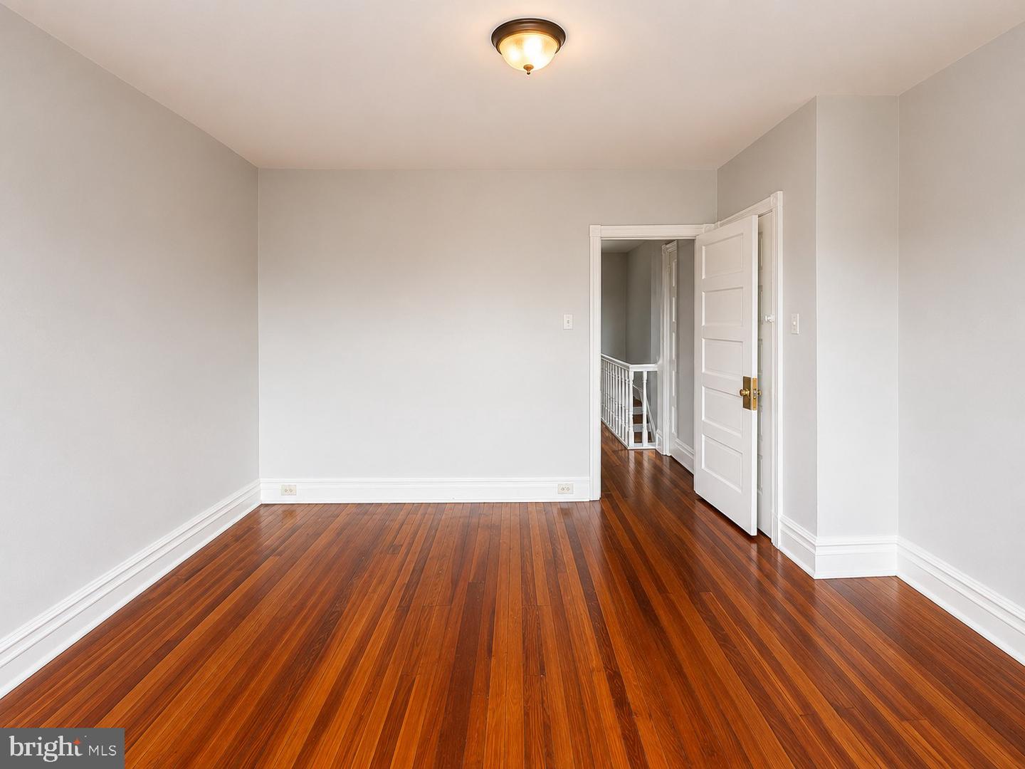 4341 Benner St Property Photo 13